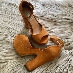 Steve Madden Suede Gretta Platform Heel